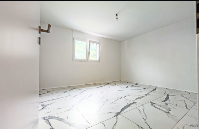 Nuovo e luminoso Appartamento 3.5 con grande giardino privato a Gorduno zona nuova
