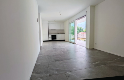 Luminoso ed elegante appartamento 2.5 locali all'ultimo piano a Gorduno, nuovo appartamento